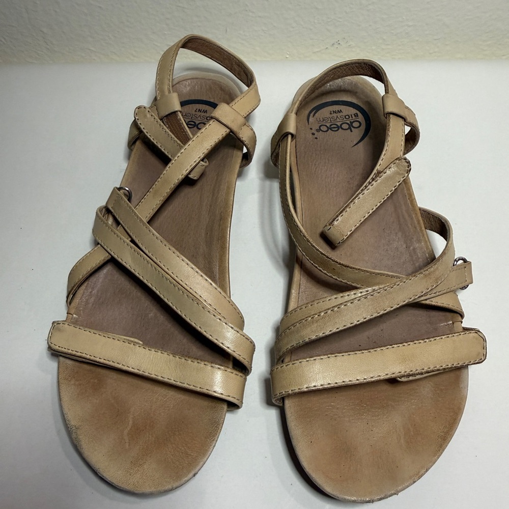 Comfortable tan sandals
